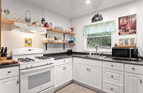Beaver Dams Cabina | Cozy Cabin Retreat Near Top Attractions!