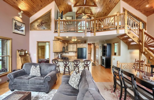 Branchton Cabina | Cozy cabin retreat with private lake