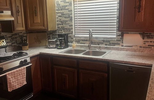 Green River Cabina | Cozy Cabin With Hot Tub Near River