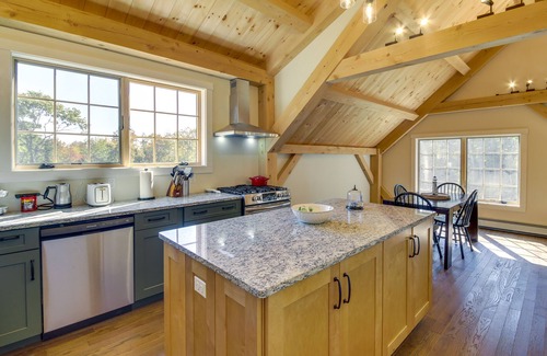 Camden Cabaña | Cozy Camden Cottage w/ Fire Pit & Trail Access