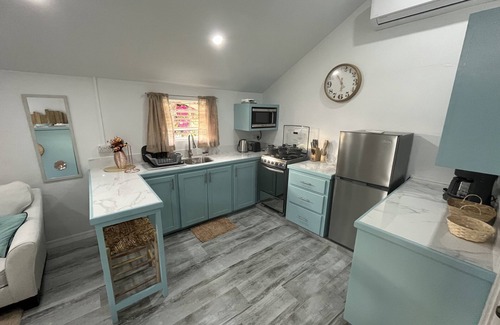 Rodney Bay Cabaña | Cozy Caribbean Cottage only a stone’s throw away from beach!