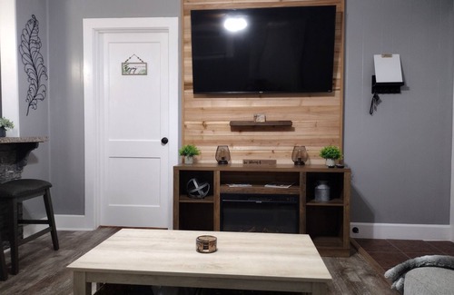 Lawton Casa | Cozy Casita in Lawton! Near Fort Sill! Perfect getaway for visitors!