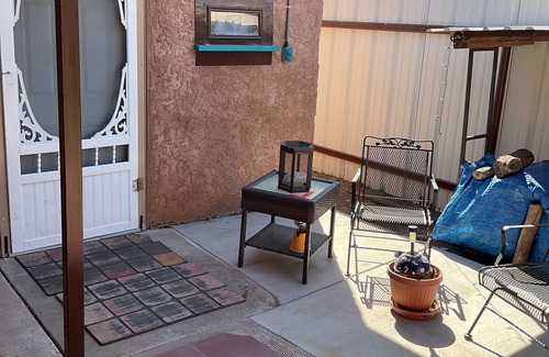 Clovis Apartamento | Cozy casita with covered parking.