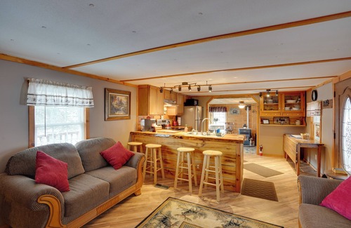 Oak Hill Casa | Cozy Catskills Home w/ Pond on 2 Acres!