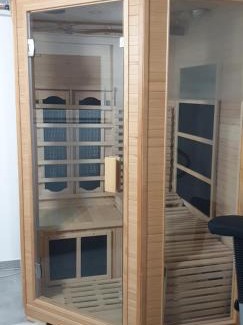 Milbertshofen Apartamento | Cozy central APARTMENT Leopoldstrasse -3,5 rooms with sauna and garden