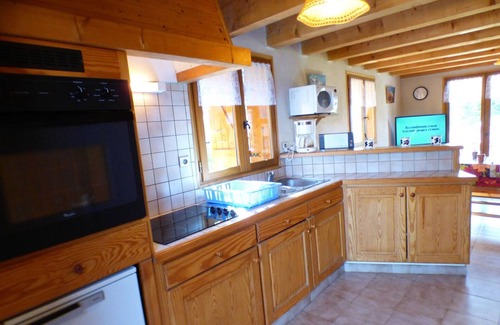 Les Saisies Chalet De Esquí | Cozy Chalet in the Forest, Near Slopes, Sleeps 8, Terrace, 3 Bedrooms