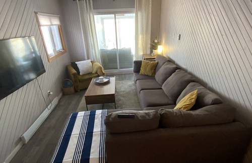 Val-Brillant Chalet De Esquí | Cozy chalet on the lake, 9 km from Val d’Irene ski station.