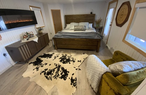 Val-Brillant Chalet De Esquí | Cozy chalet on the lake, 9 km from Val d’Irene ski station.