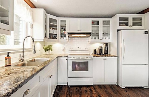 Lac-Brome Chalet De Esquí | Cozy chalet overlooking Lac-Brome