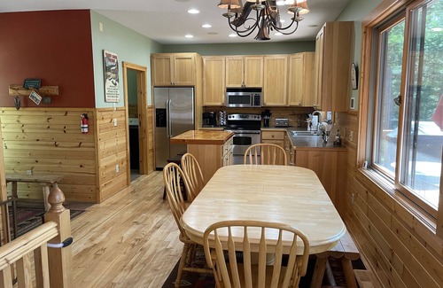 Siren Casa | Acogedor Cedar Chalet con vistas al lago amarillo con 12 camas <2 horas de las ciudades