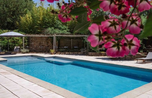 La Tessoualle Chalet De Esquí | Cozy chalet with terrace for 2 in Tessoualle