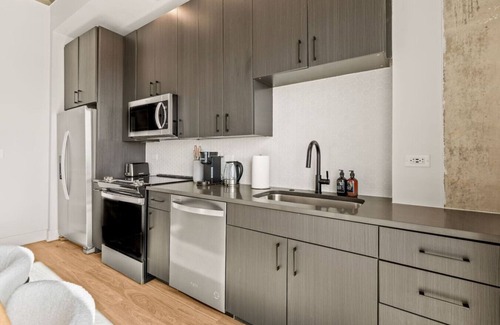 Channel District Apartamento | Cozy Channelside 1BR | Near DT | Free Pool & Gym
