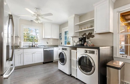 North Charleston Casa | Cozy Charleston Bungalow w/Secluded Outdoor Space