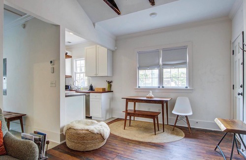 Westside Cabaña | Cozy Charleston Cottage on the East Side