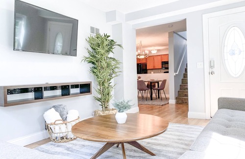 Audubon Park Casa | ★ ACOGEDOR Y MODERNO HOGAR ★ MINNEAPOLIS DEL NORESTE ★ EN EL CENTRO DE LA CIUDAD ★ EN PUEBLO ★ LAKES ★ MUY BONITO ★