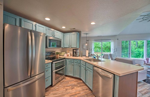 The Galena Territory Casa | Cozy-Chic Escape: Private Deck + Resort Perks