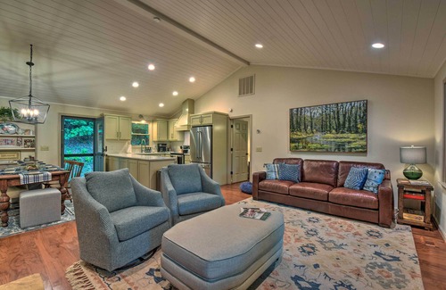 Clayton Cabina | Cozy Clayton Cabin w/ Deck & Mountain Views!