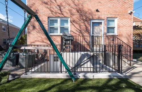 West Ridge Apartamento | Cozy Clean Chicago Apartment Free Street Parking Near Downtown Washer & Dryer