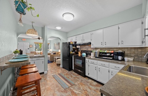 Cocoa Beach Cabaña | Cozy Cocoa Beach 3BR 2BA|Pet Friendy|Fire Pit