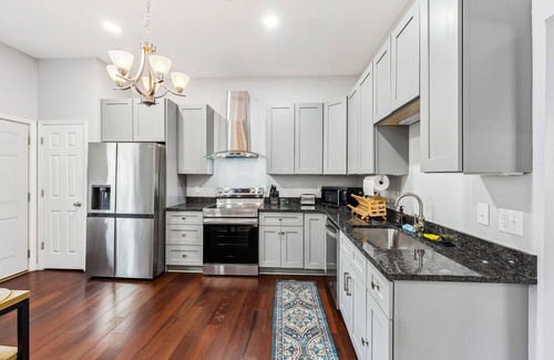 Weinland Park Casa | Cozy Columbus Escape Near OSU and Downtown – Sleeps 12 - Great for Game Days!