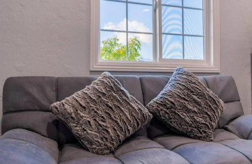 Monterey Park Casa | Cozy Comfort LA House with Stunning Scenic Views