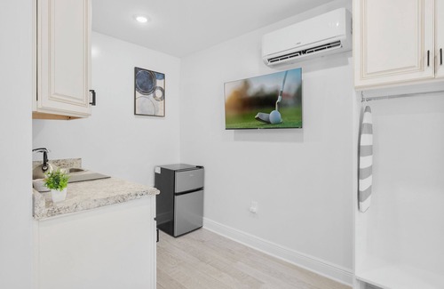 Wynnefield Apartamento | Cozy Comfortable and Quiet Queen Suite