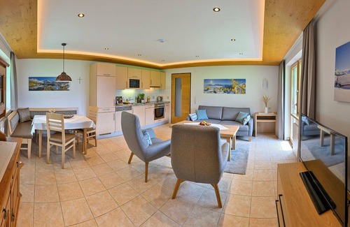 Hippach Apartamento | Ren. Apartamento de lujo en una zona soleada y tranquila, con magníficas vistas panorámicas