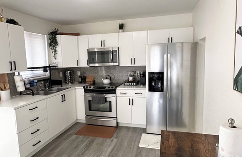 West Little Havana Casa | Cozy/Comfy Home in Miami- near Miami airport and Miami attractions