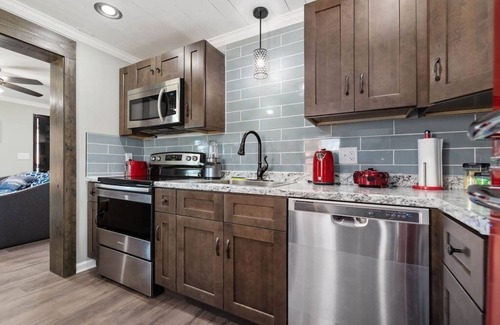 Statesville Casa | Cozy & Comfy Remodeled Home