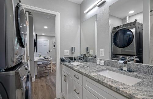 Sulphur Springs Apartamento | Cozy & Completely Remodeled 2 Bedroom Apartment A