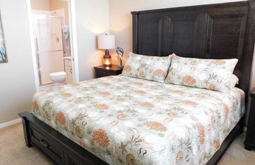 Burnt Store Marina Apartamento | Cozy condo in Burnt Store Marina. Ideal spot for a boating adventure.