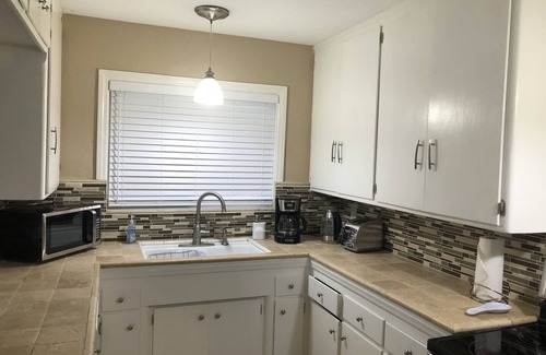 Alamitos Beach Condominio | Cozy Condo in Downtown Long Beach, 2 min walk to the Beach,parking place+garage