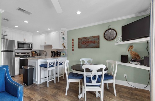 Avalon Beach Estates Condominio | Cozy Condo that sleeps 6, with Gulf Views in Miramar Beach