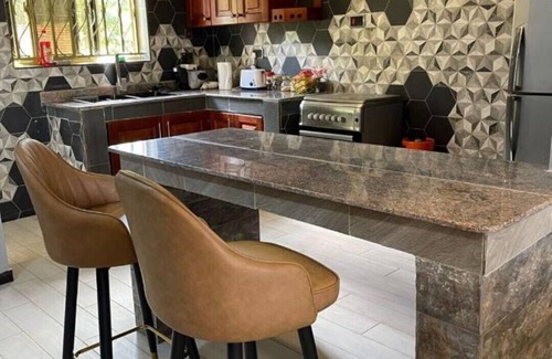 Kampala Apartamento | COZY CONDO