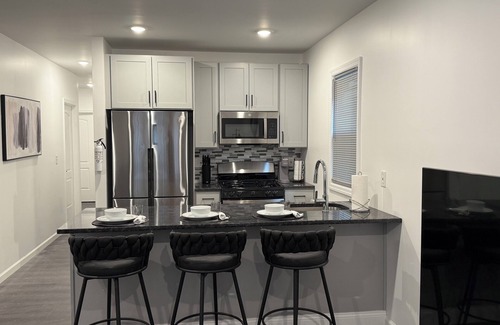 Lower Vailsburg Casa | Cozy & Contemporary 2 BD Apt Near Seton Hall University