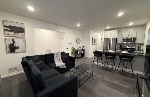 Lower Vailsburg Casa | Cozy & Contemporary 2 BD Apt Near Seton Hall University