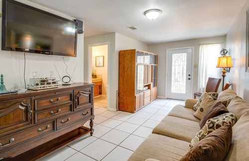 Harlandale Casa | Cozy + Convenient San Antonio Home 5 Mi to Dtwn!