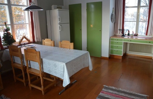 Overkalix Casa | cozy cottage by the lake near Överkalix