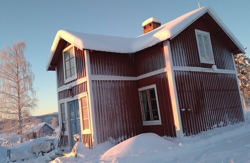 Overkalix Casa | cozy cottage by the lake near Överkalix