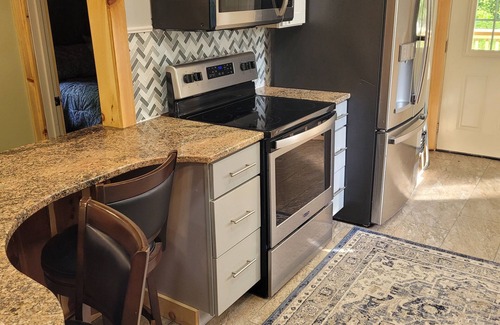 Rutherfordton Cabaña | Cozy cottage condo with easy access to TIEC, Hendersonville, Asheville & Boone