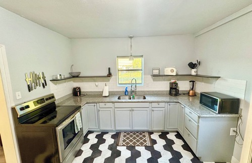 Gonzales Casa | 🏡Cozy Cottage Home located in the heart of Gonzales !