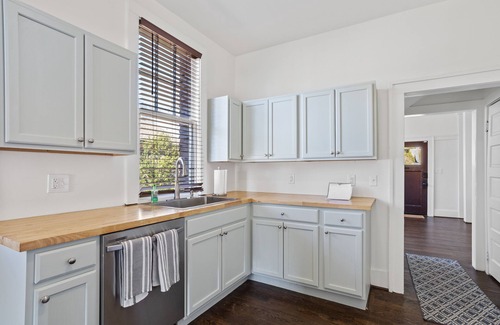 Norwood Casa | Cozy Cottage in B'ham - 4bd 3ba - 2 Miles to downtown, near Avondale, Homewood