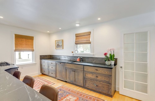 Milan Casa | Cozy Cottage in Historic Village: Near Cedar Point