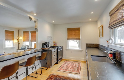 Milan Casa | Cozy Cottage in Historic Village: Near Cedar Point