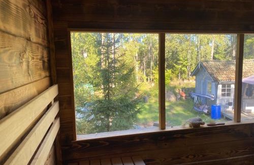 Edsbro Casa | Cozy cottage in the woods near lake & sauna
