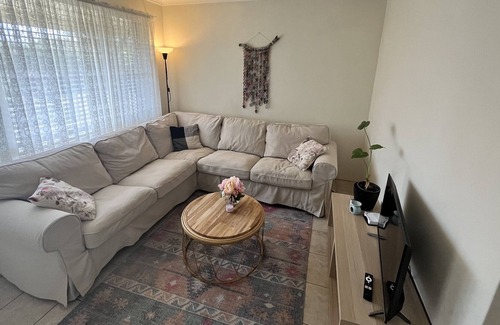 Two Rocks Casa | Cozy cottage in Two Rocks- 10 min walk from the beach. Dog friendly!