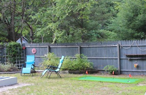 Pentwater Casa | Cozy cottage just minutes from Lake Michigan!