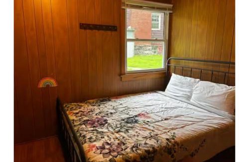 Waynesboro Casa | Cozy Cottage near Skiing, Gettysburg, and Hiking