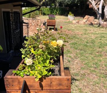 Greater Johannesburg Metropolitan Area Apartamento | Cozy Cottage on 5th Avenue