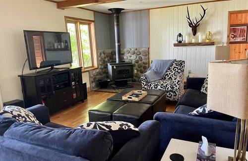 Algoma District Casa | Cozy Cottage on Lake Superior with Private Beach